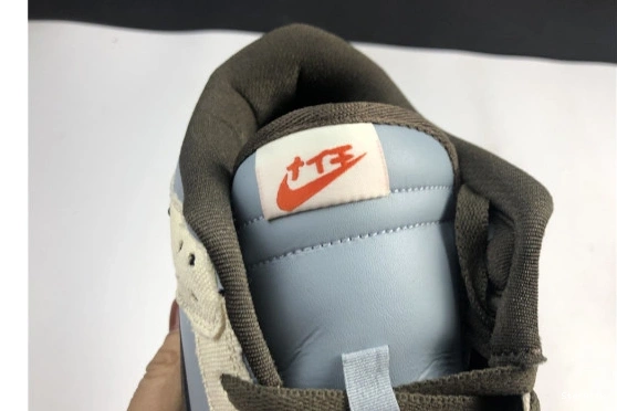 Dunk x Low Scott SB CU1726-800 PlayStation x Travis NK 0806